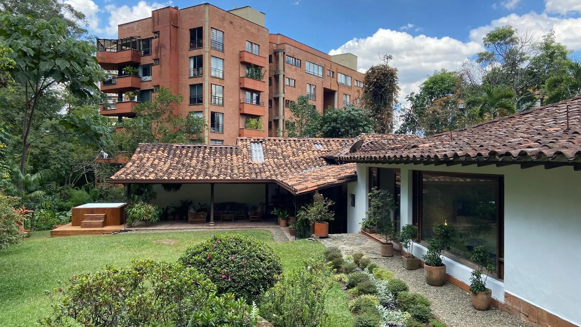 Aparthotel Casa Chipre By Wynwood House Medellín Colombia